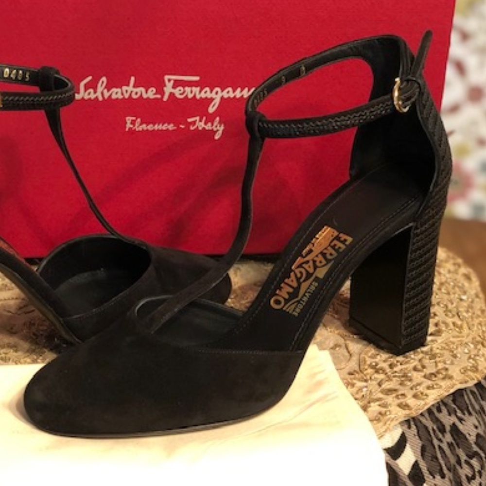 Salvatore Ferragamo designer heels size 9B Fergie